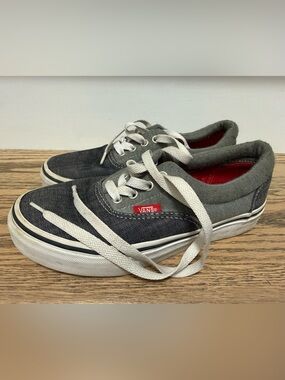 Vans Era Canvas Sneakers | Youth 3 | Grey Charcoal | EU 34